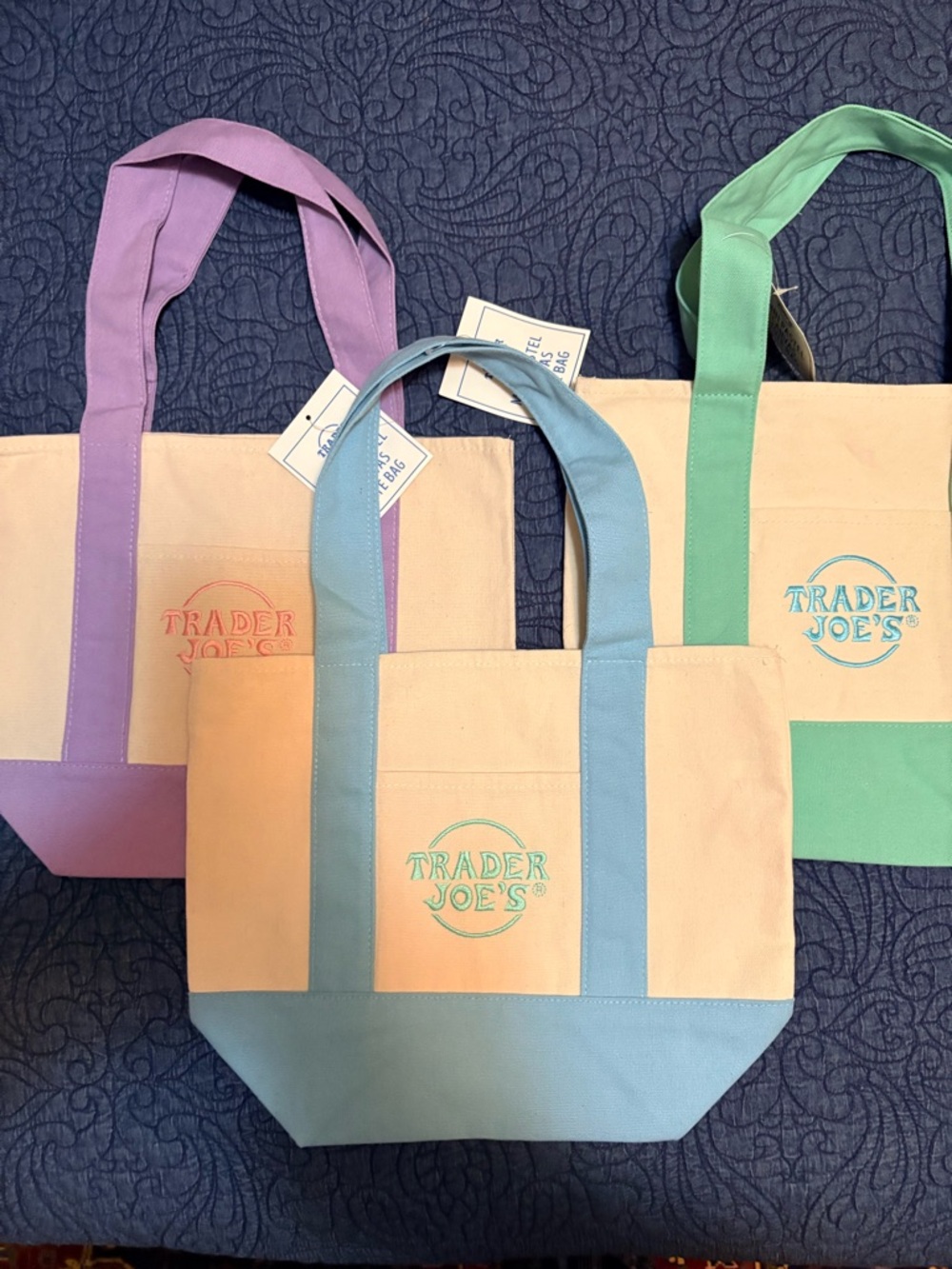 Shopping spree 4 U! Just ❤️ I’ll bundle. Sending you an offer.🛍️ Free purse 4 U!